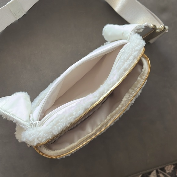 Lululemon Everywhere Belt Bag 2L Fleece - Picture 5 of 6